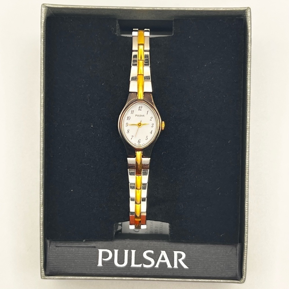 Pulsar By Seiko Nib Small Petite Oval Silver Gold… - image 1